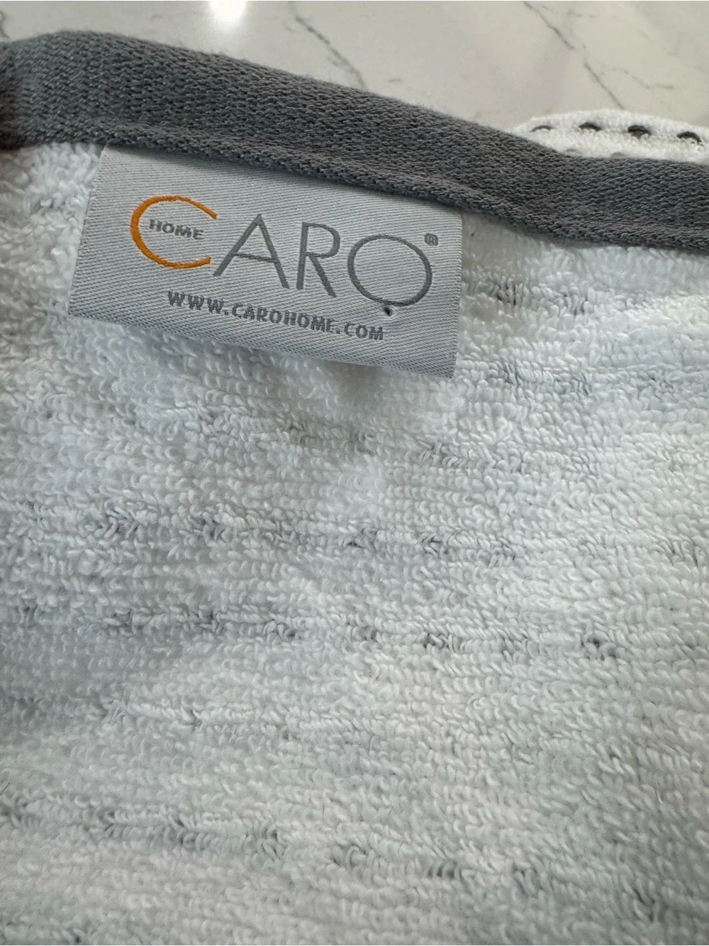 Caro Home 6 Piece Towels Set- White & Gray New without tags